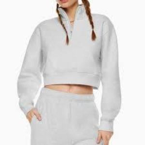 Aritzia TNA cozy fleece  light gray cropped 1/4 Zip sweater woman's small